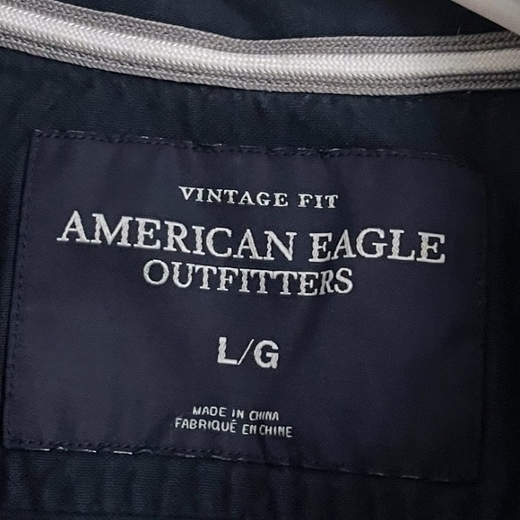American Eagle Outfitters • Men's Navy Vintage Fit Button Down Shirt - Picture 3 of 5